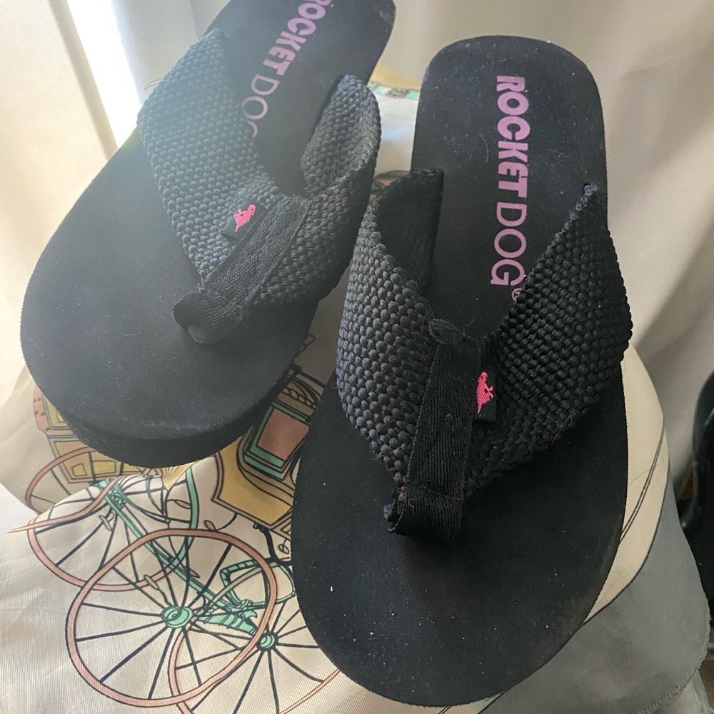 90s/y2k style platform sandals